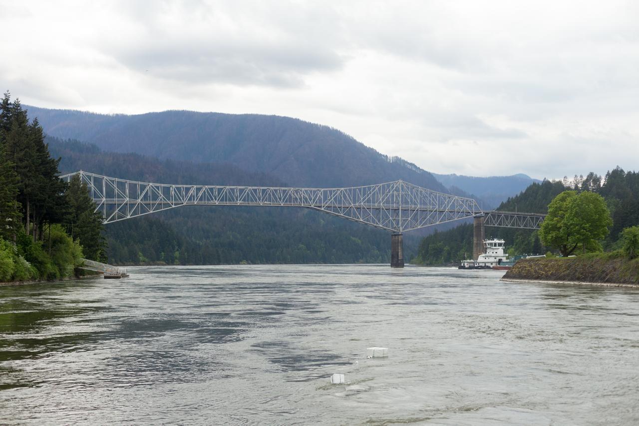 Columbia Gorge Inn Cascade Locks Exterior foto